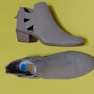 DOLCE VITA Women's  Koree Suede Ankle  Booties, Taupe  Size 7.5